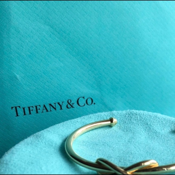 (Last one) TIFFANY 18K Gold Infinity Cuff - Picture 7 of 8